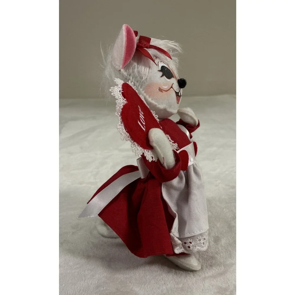 Annalee 8in Valentine Girl Mouse Item #100416 - 2016 Benefits Charity